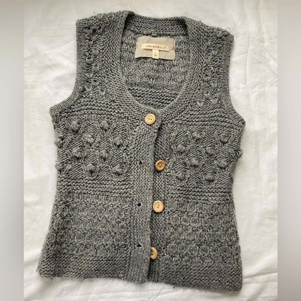 Sarsaparilla wool gray sweater vest with wooden buttons women’s size large